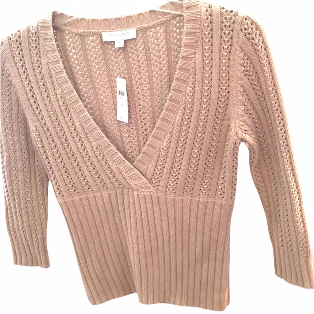 Ann Taylor Ribbed Knit V-Neck Tan Pullover Sweater